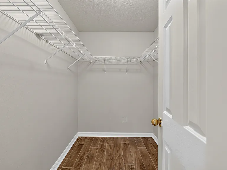 8038 SW 67th Rd — Photo 32