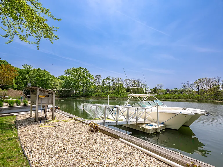77 Lake Dr — Photo 12