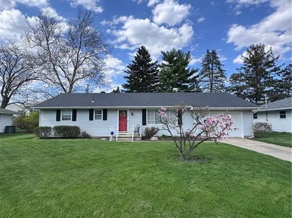 319 Sunrise Dr, Bowling Green, OH 43402