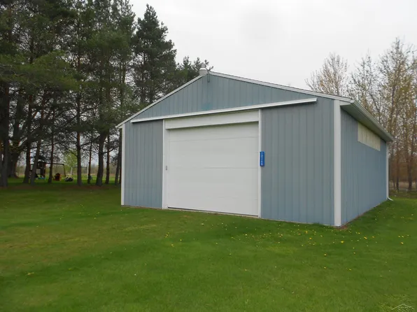 10268 Buck Rd, Freeland, MI 48623