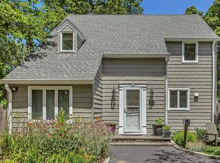 103 Oakland Ave, Port Washington, NY 11050