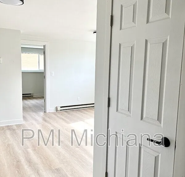 2254 Huey St — Photo 3