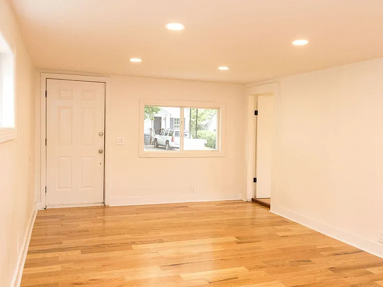 814 N Germantown Rd — Photo 6