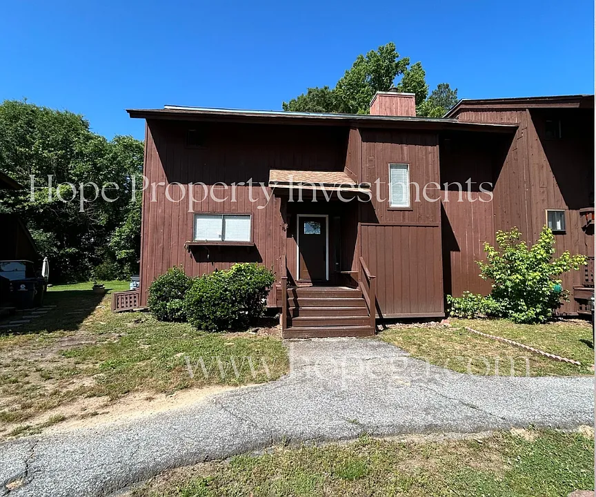 2 Northlake Cir