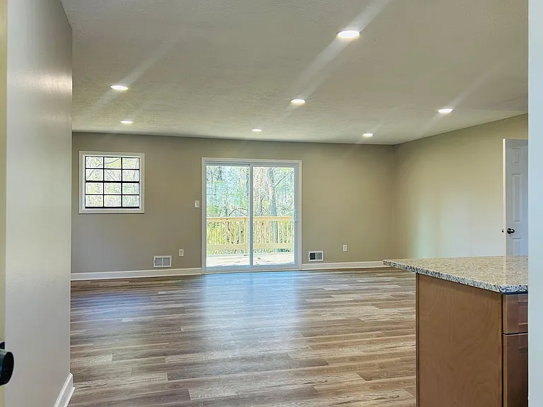 6165 Radford Dr — Photo 5