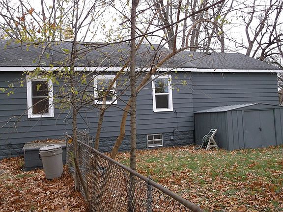 4th image of 3789 Parker St