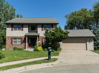 808 Lacey Ct, Dubuque, IA 52001