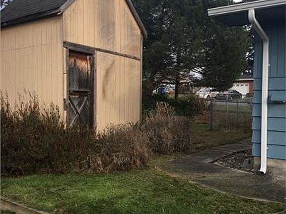 4th image of 423 NE Ronhaar St