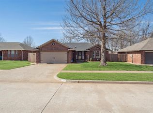 611 S Forest Dr, Mustang, OK 73064