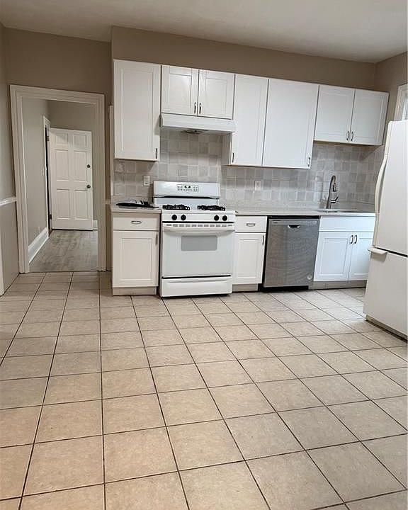 1st image of 100 Vandewater St Floor 2