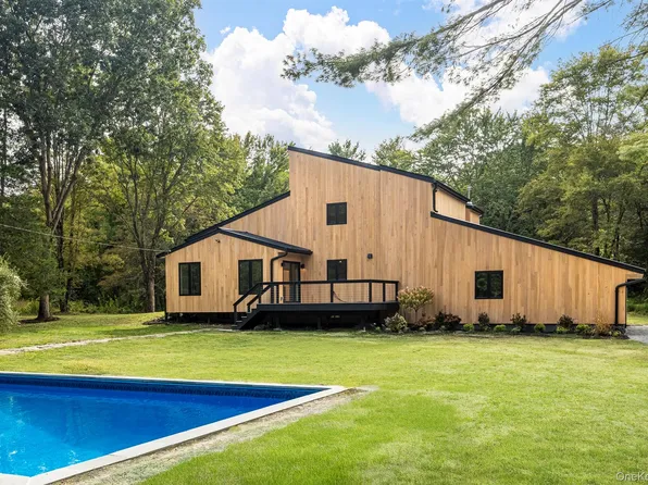 93 Clinton Corners Road, Salt Point, NY 12578