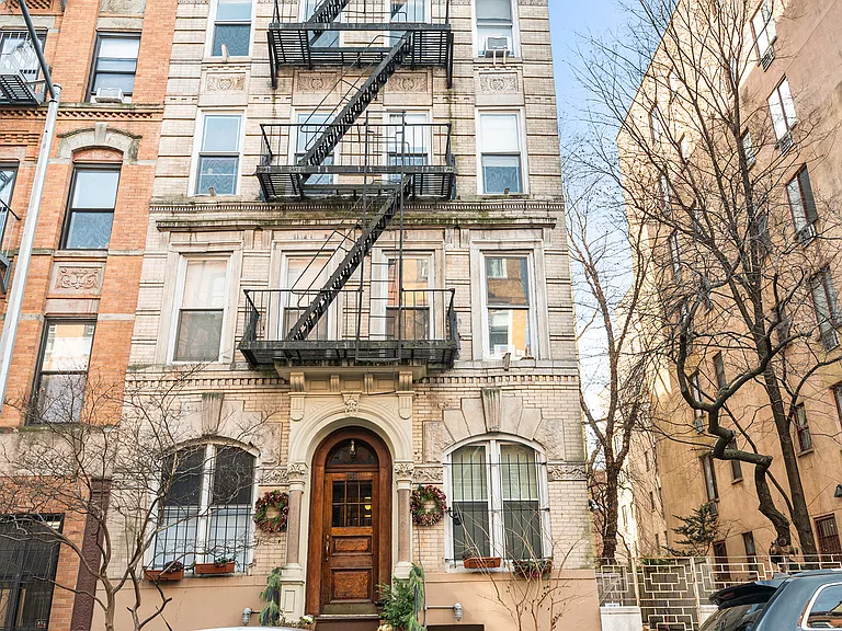 198 E 7th St #9 — Photo 9