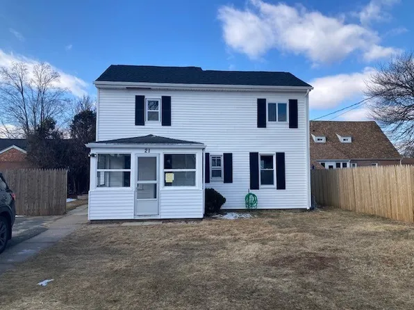 21 Amherst St, Ludlow, MA 01056