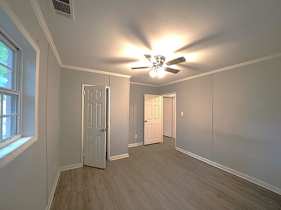 4th image of 163 Carrollton St