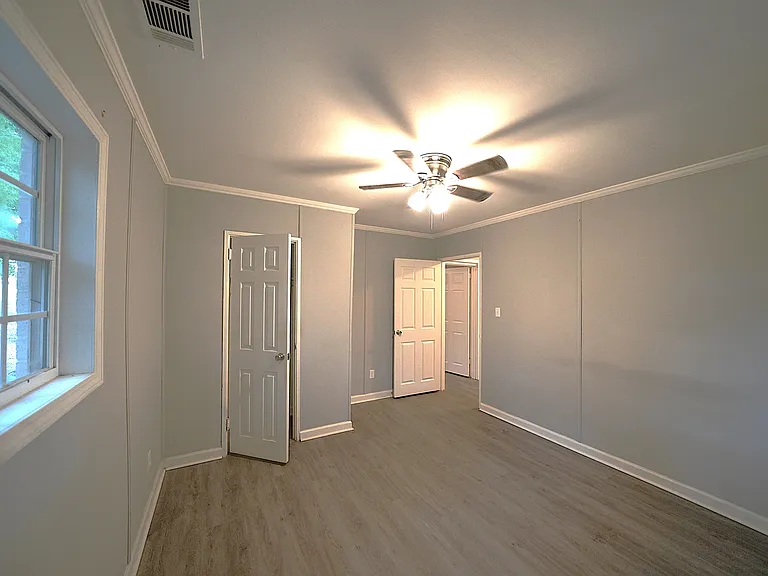 163 Carrollton St — Photo 4