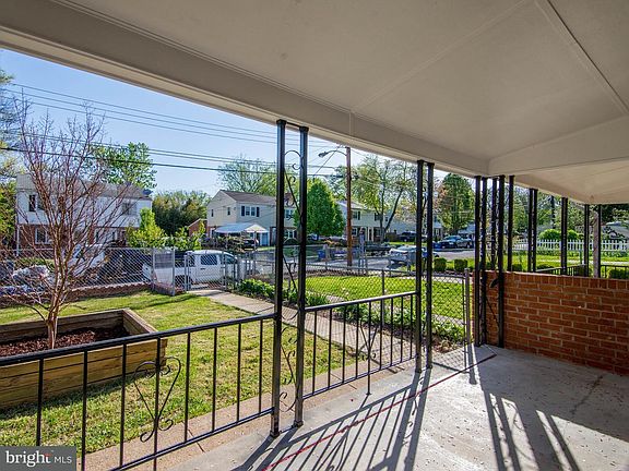 2nd image of 2315 Fairview Ter
