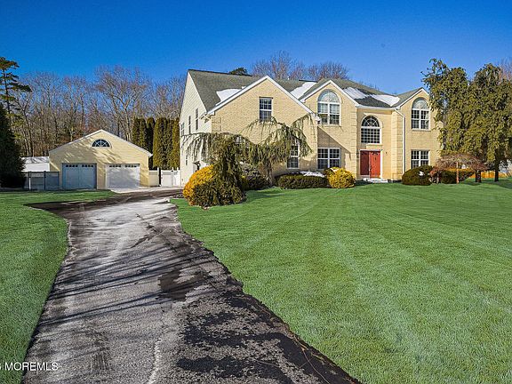 5th image of 302 E Bird Village Road