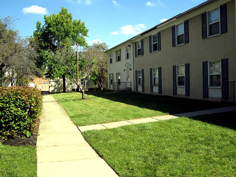 Essington Village — Photo 9