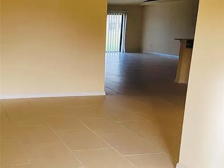 4540 SW 8th Court Cpe — Photo 2