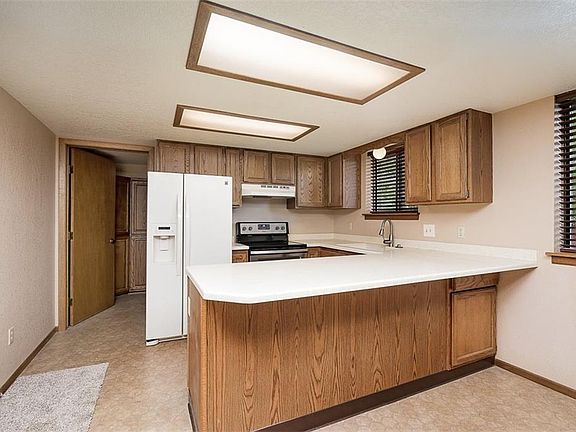 5th image of 2306 Clark Ave #2