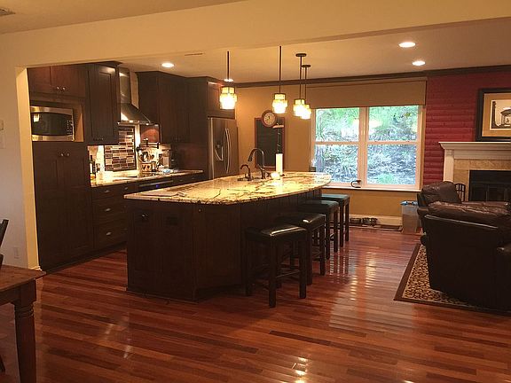 3rd image of 9815 Scenic Hills Dr