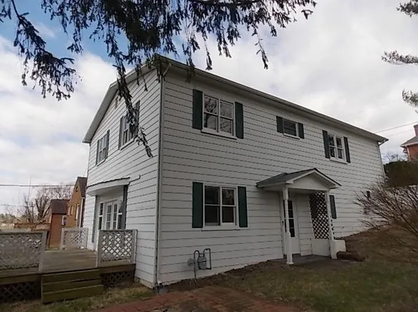 338 College St, Marion, VA 24354