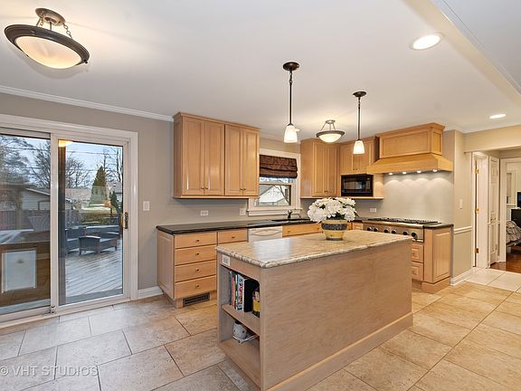 3rd image of 1124 Camille Ave