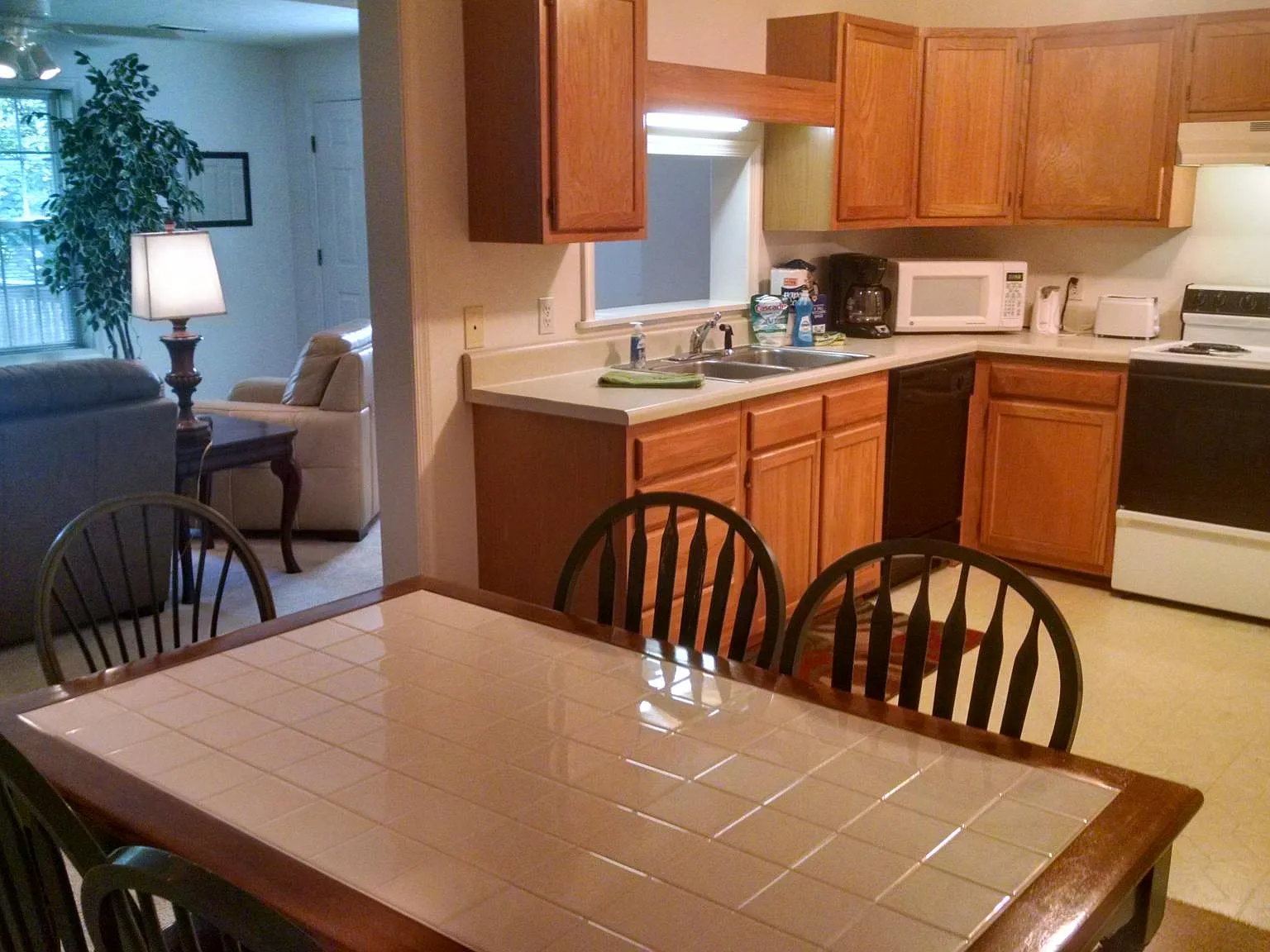 623 Wyndhurst Dr — Photo 4