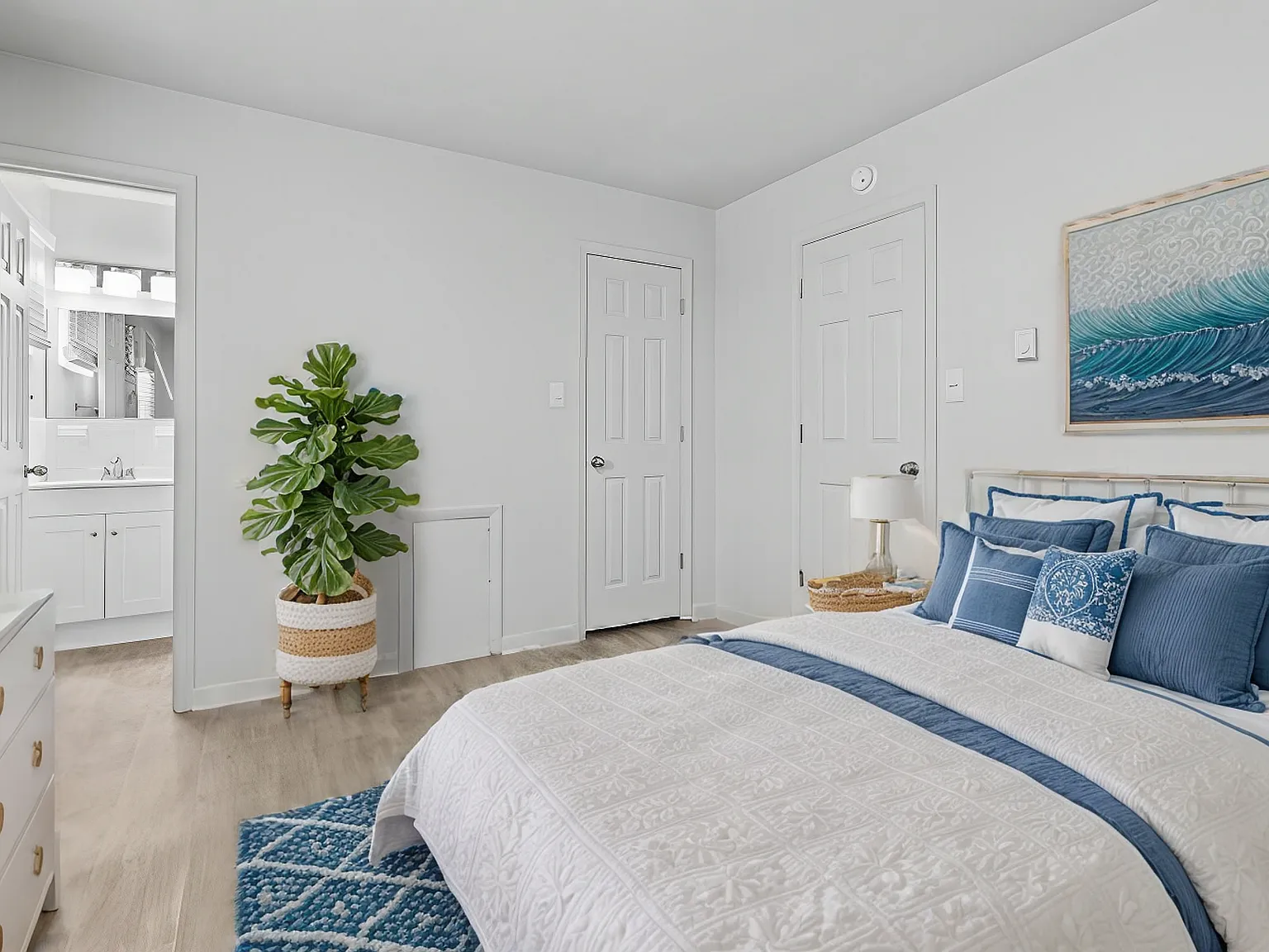 East Beach Apartments — Photo 2