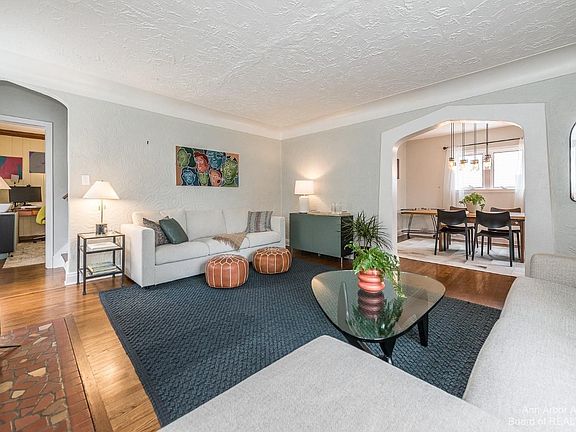 3rd image of 1509 Montclair Pl