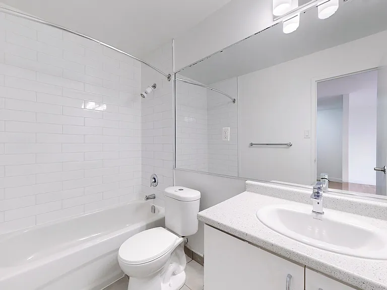 530 Proudfoot Ln — Photo 7