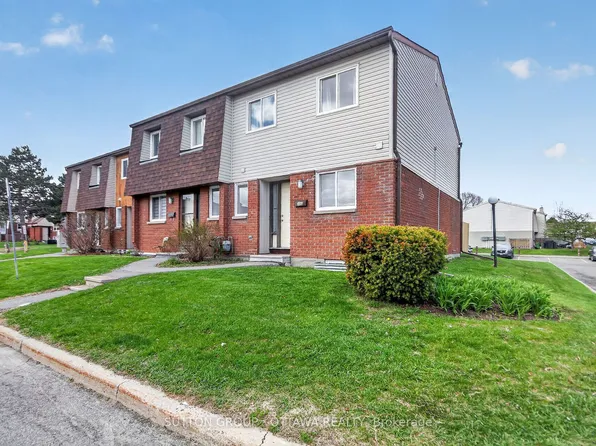 35 D Woodvale Grn #79, Ottawa, ON K2G 4H3