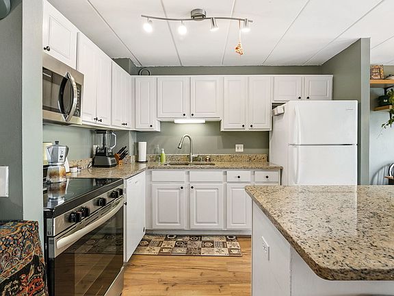 4th image of 711 W Gordon Ter APT 105