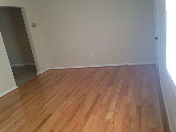Livingroom hardwood