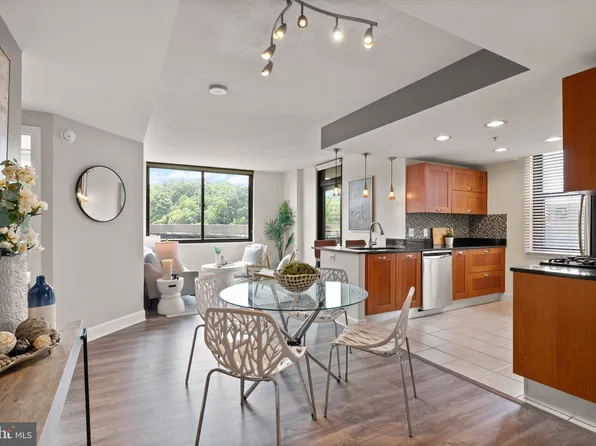 2451 Midtown Ave APT 718, Alexandria, VA 22303