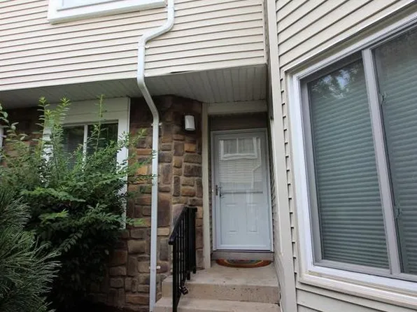 1059 Schmidt Ln, North Brunswick, NJ 08902