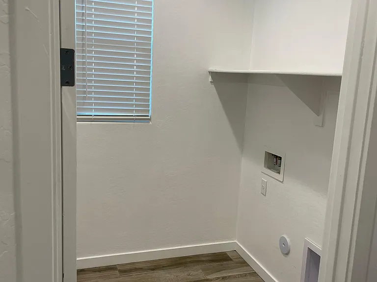 18796 W Cameron Dr — Photo 12