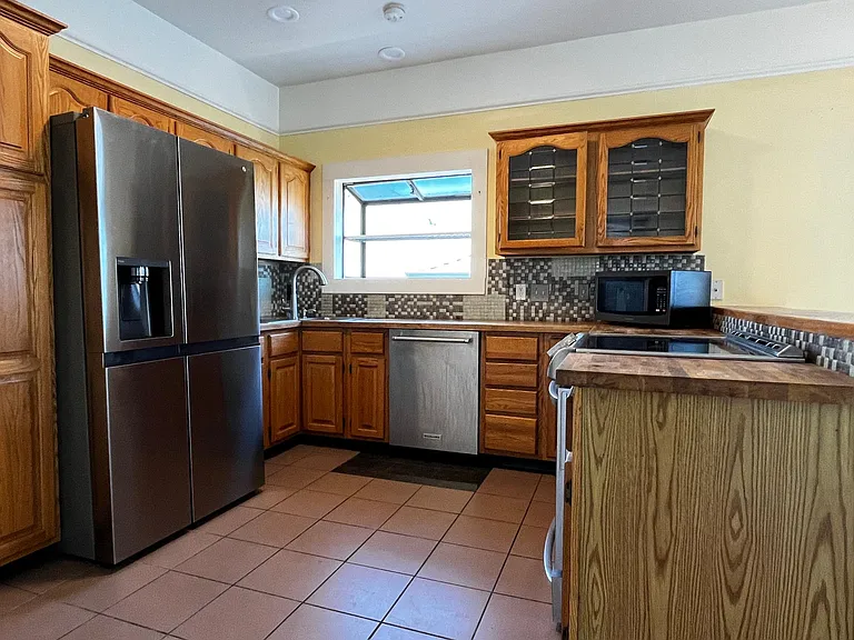1440 Bay St — Photo 38
