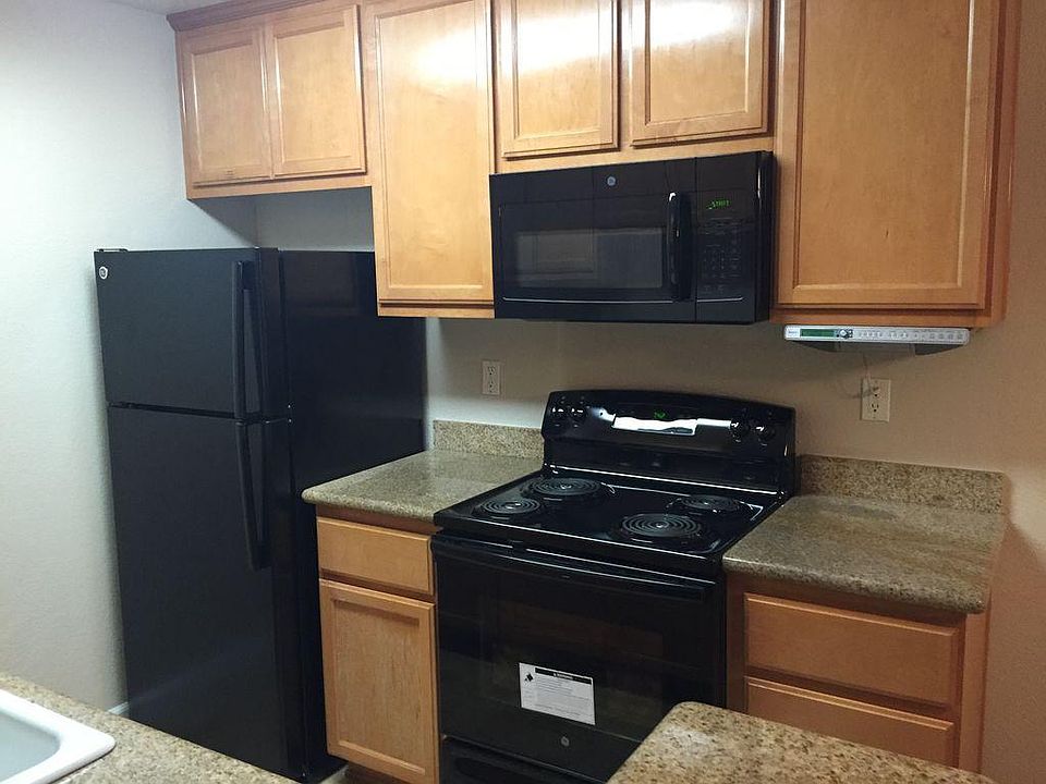 1st image of 2651 Somerset Park Cir
