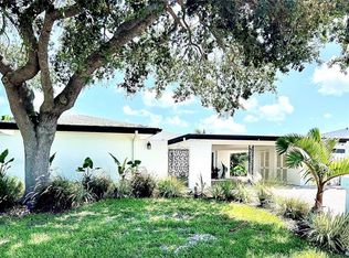11405 8th St E, Treasure Island, FL 33706
