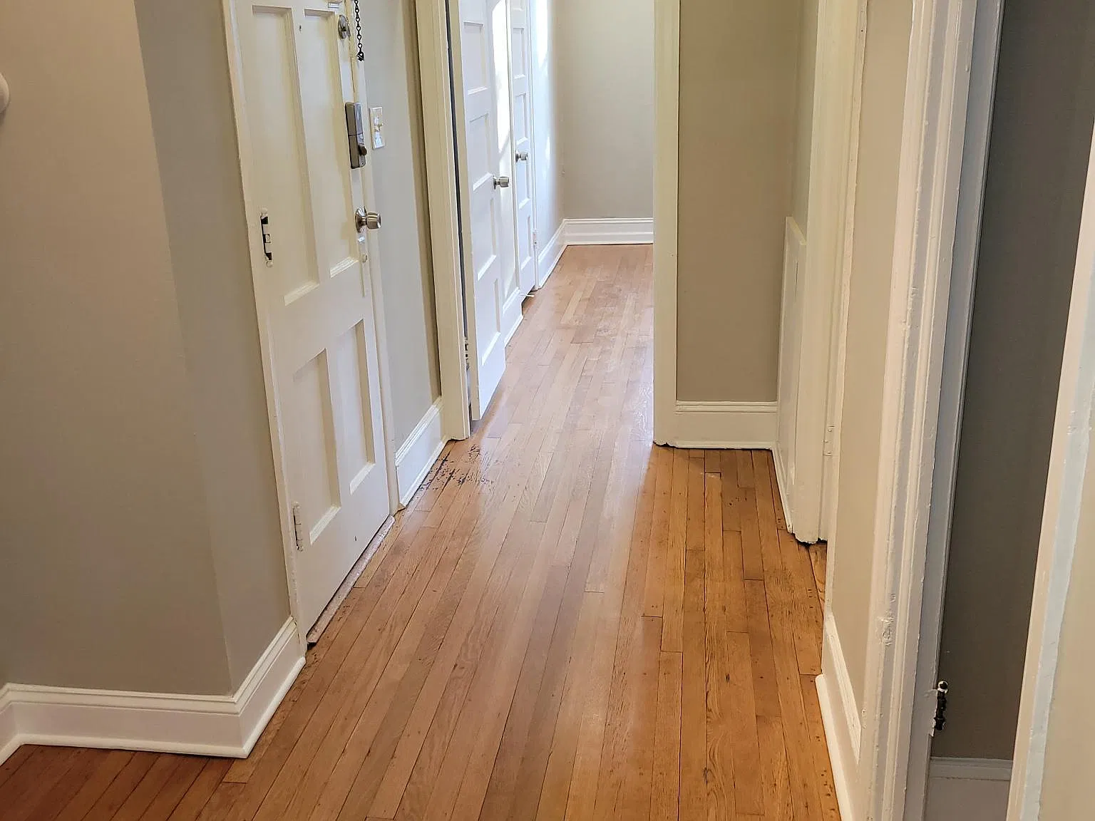 710 Irving St NE — Photo 2