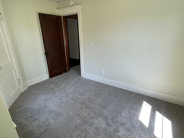 832 N Larch St #3 — Photo 6