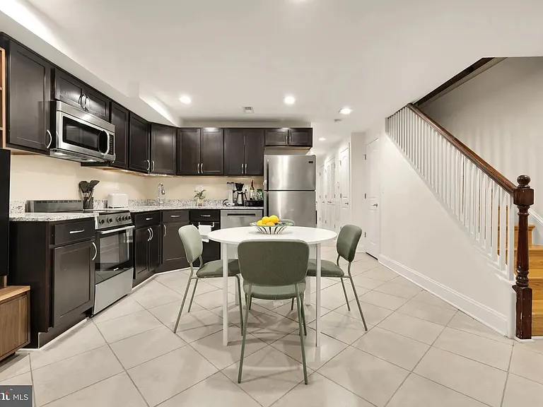 1813 Kilbourne Pl NW #B — Photo 5