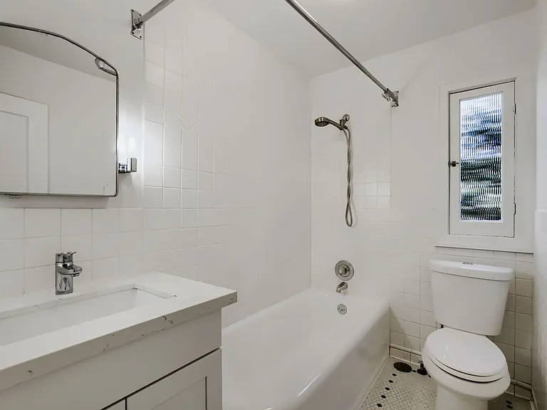 2552 57th Ave SW — Photo 10