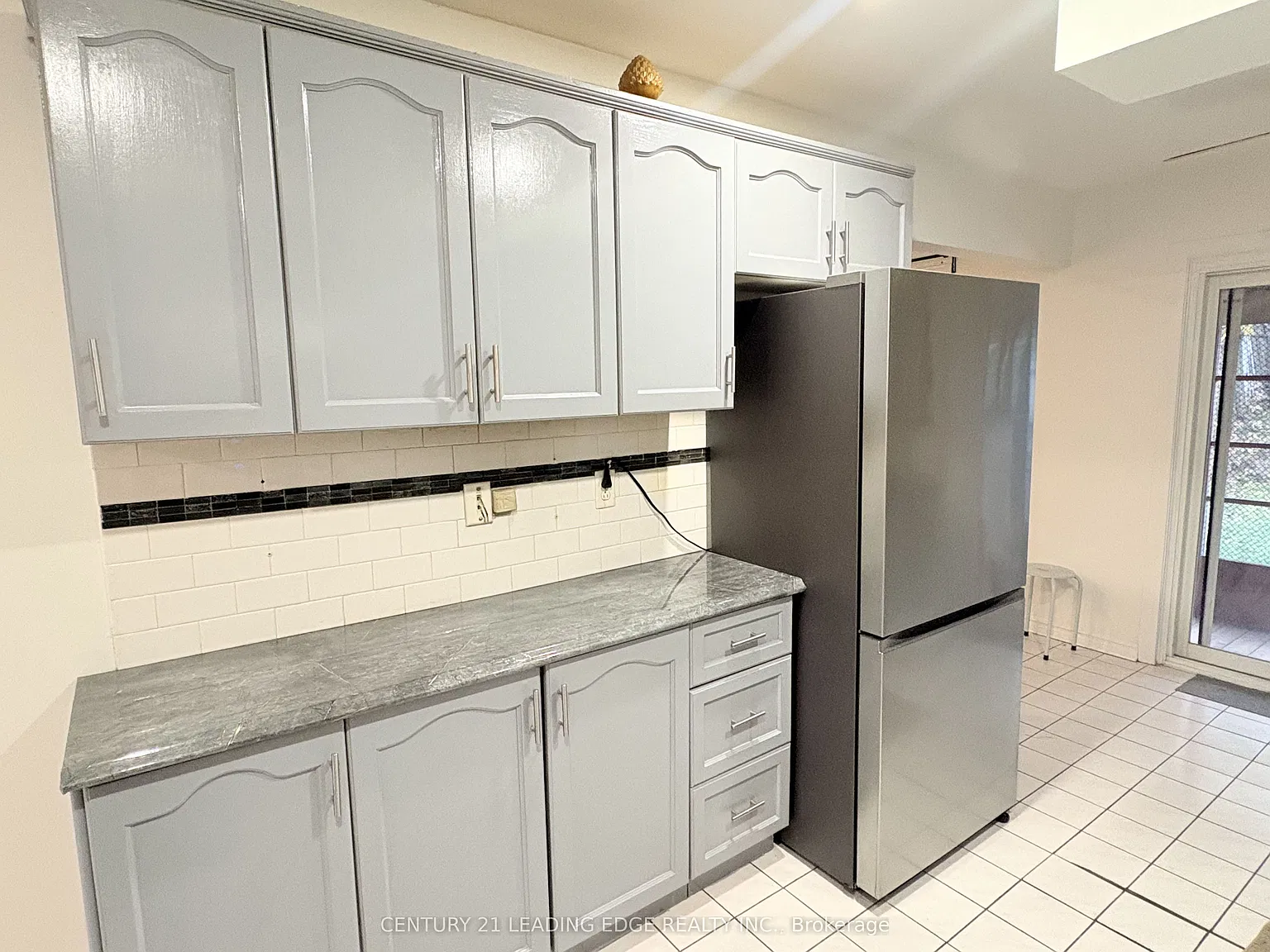 4 bed, $3,000 — Photo 4