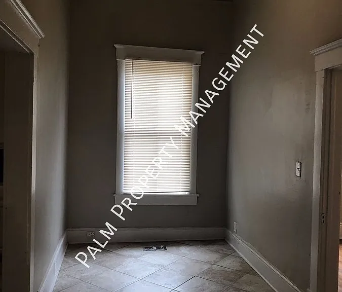 1119 E 32nd St — Photo 9