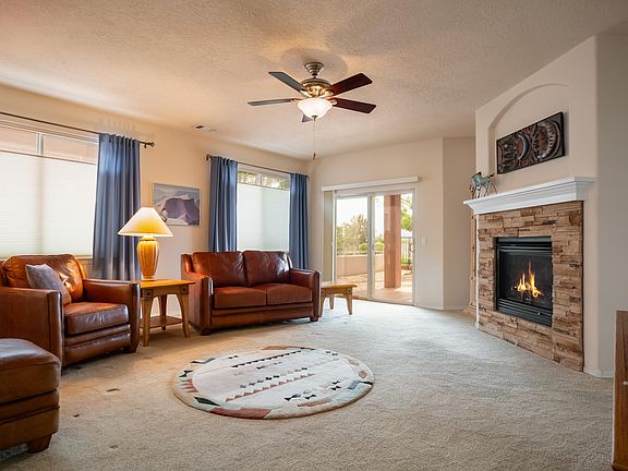 5th image of 736 Desert Marigold Ct