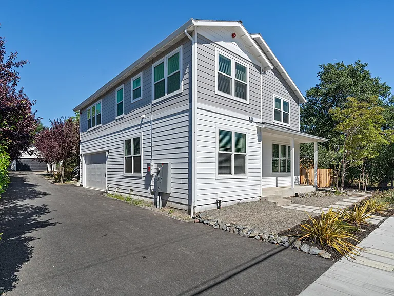 109 Paul Wittke Dr — Photo 2
