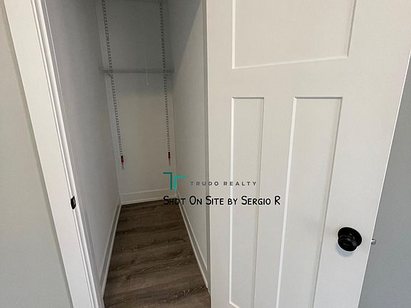5th image of 4413 N Wolcott Ave #3