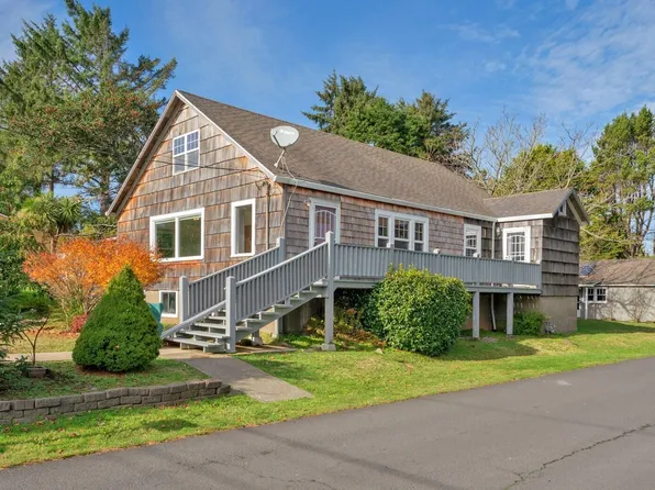 1115 SW Harbor Ave, Lincoln City, OR 97367